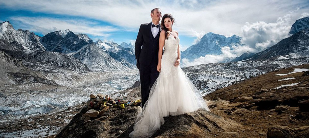 No querían un matrimonio clásico y se casaron en el Monte Everest