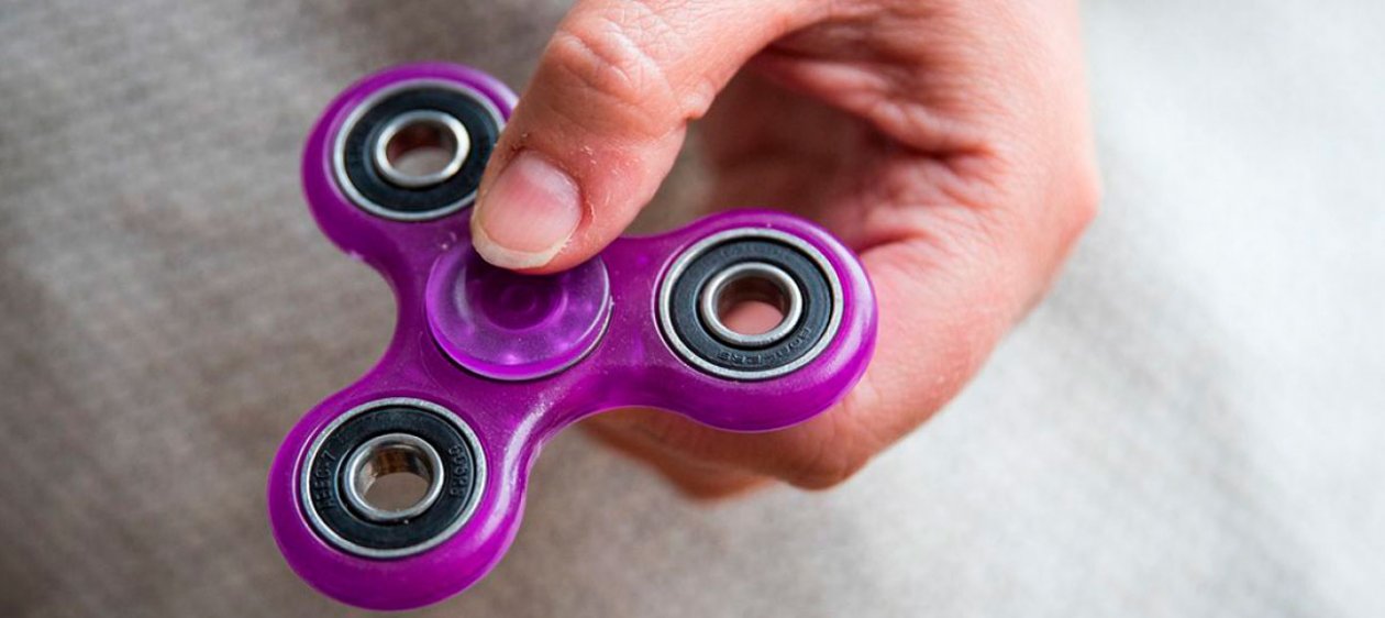 Fidget Spinner, el juguete que causa controversia en los colegios de Estados Unidos