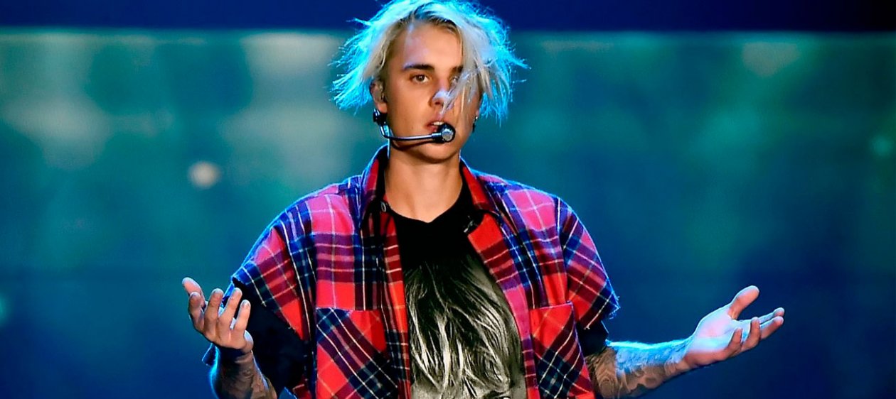 Justin Bieber olvidó el coro de