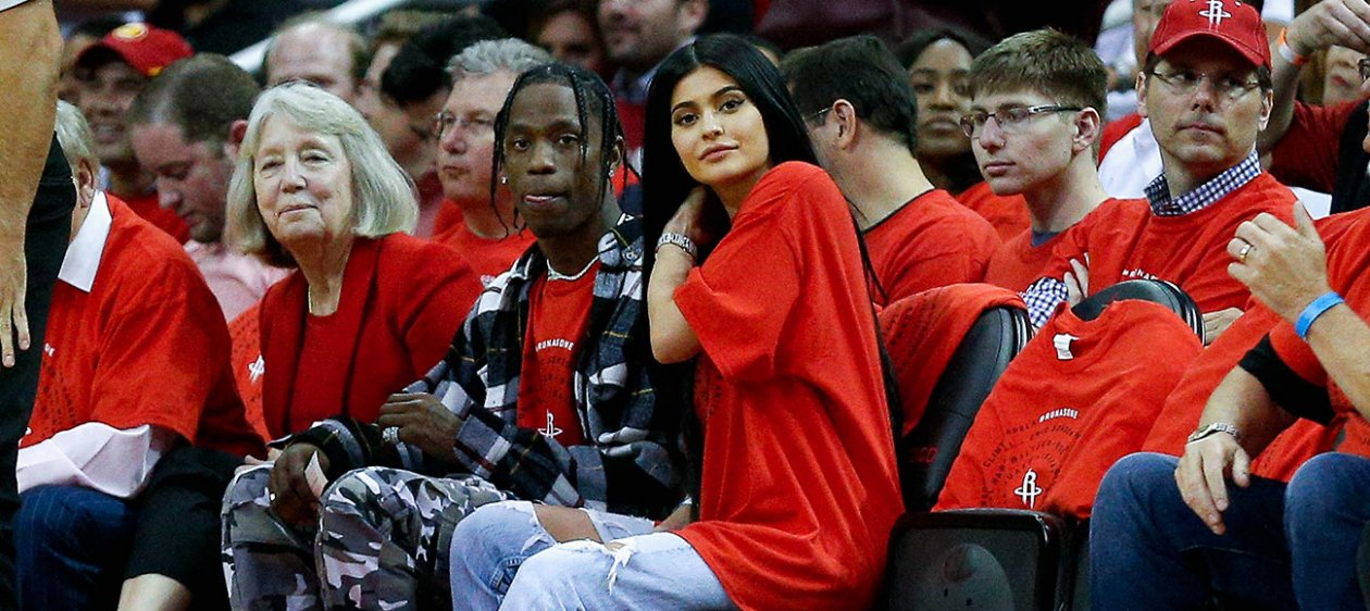 Kylie Jenner y Travis Scott sellaron su amor con un tatuaje