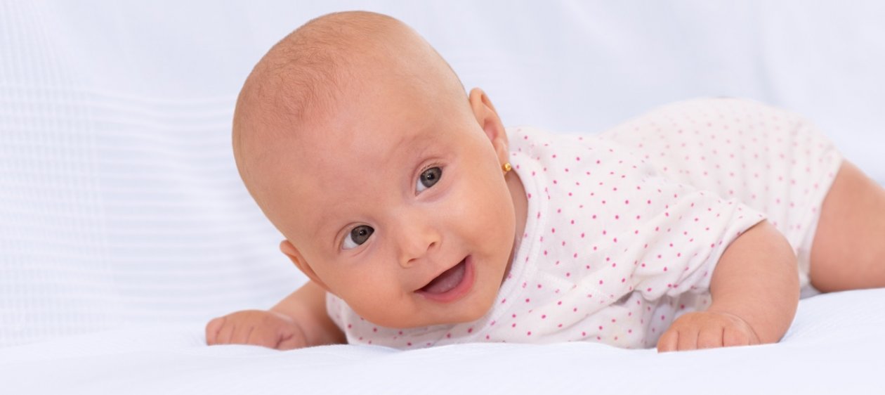 ¿Perforar las orejas de los recién nacidos es crueldad?