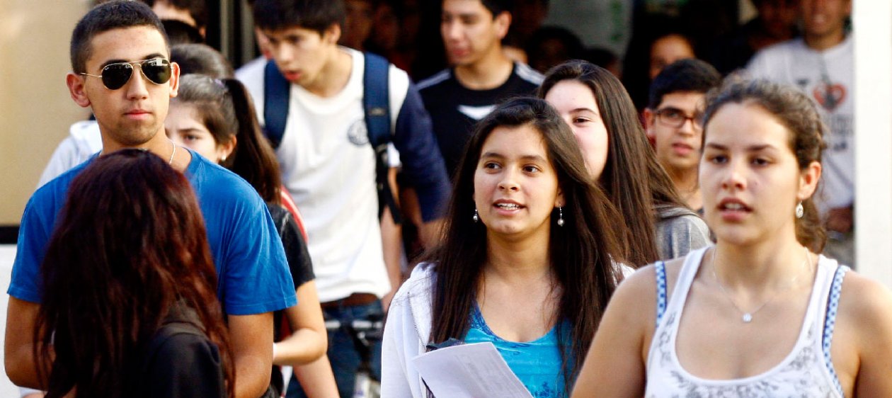 Casi el 50% de los jóvenes chilenos de 18 años votará este domingo