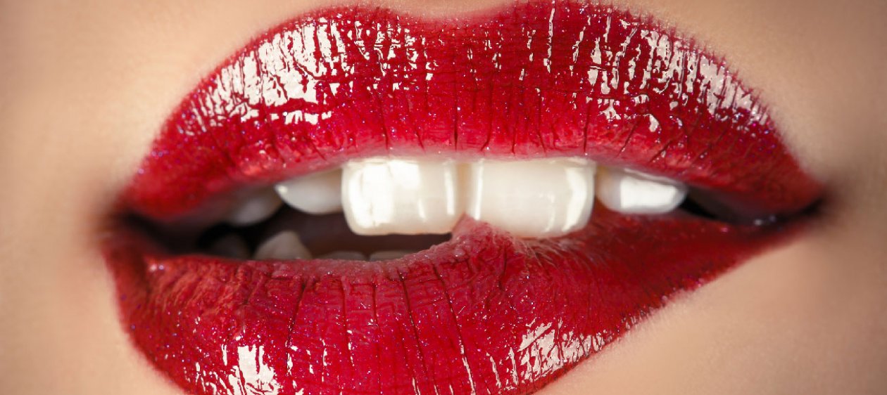 ¿Por qué el rojo nos hace sentir más atractivas? Un estudio lo explica