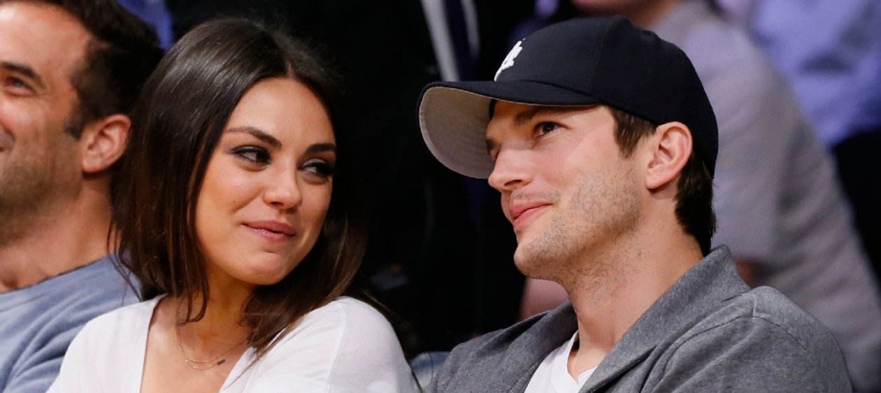 El romántico beso de Ashton Kutcher y Mila Kunis en la Kiss Cam