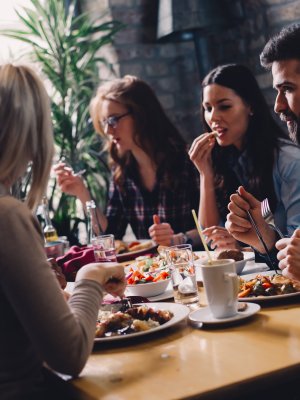 8 Trucos para seguir la dieta cuando comes fuera de casa 8 Trucos para seguir la dieta cuando comes fuera de casa