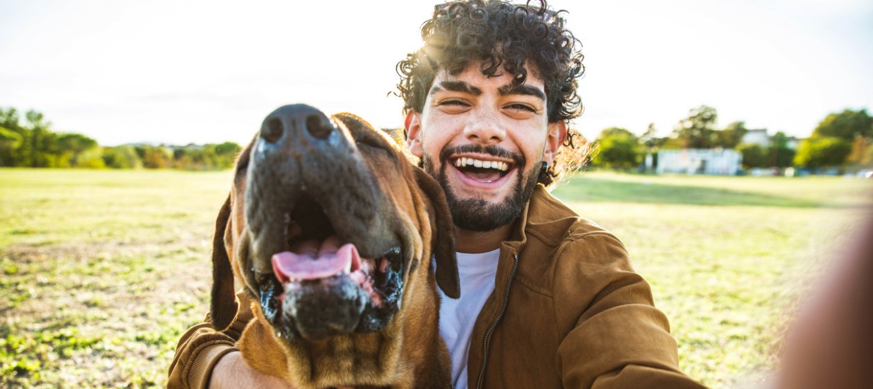 Pet Parenting: La tendencia que prioriza las mascotas por sobre los hijos entre los millennials chilenos