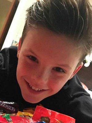 ¿El nuevo Justin Bieber? Hijo de David Beckham lanzó una canción navideña