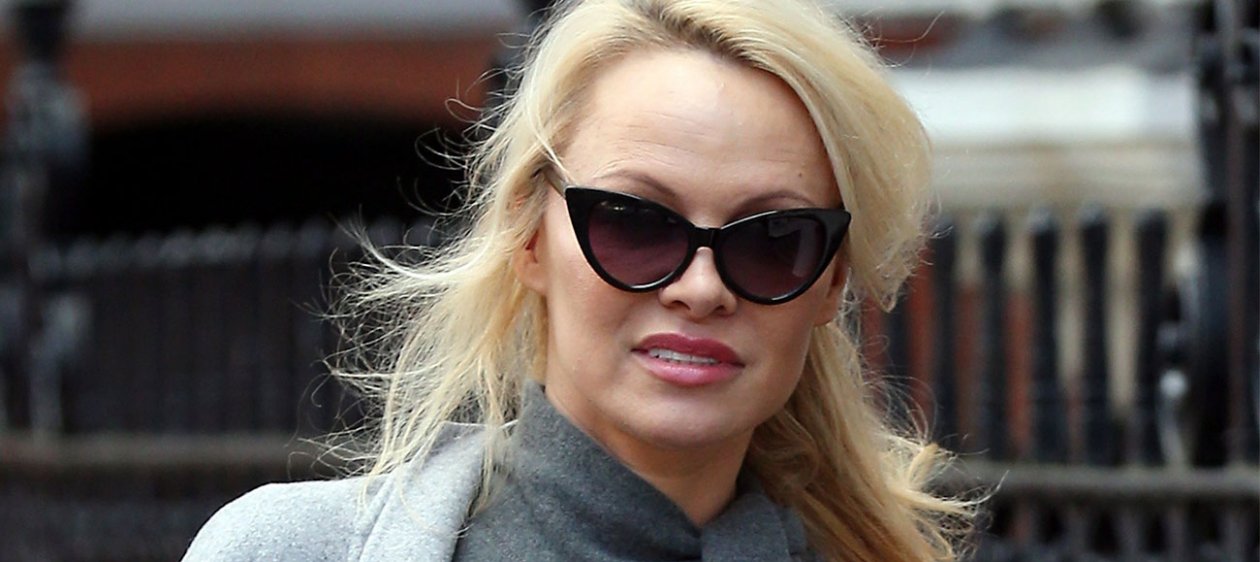 Pamela Anderson sorprende con sensual sesión de fotos