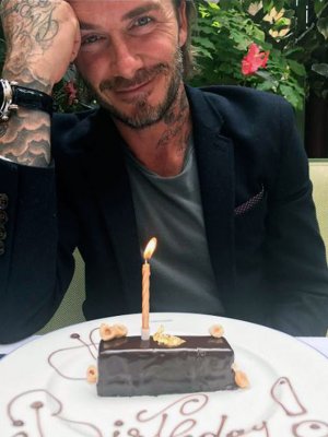 David Beckham cumple 42 años y ¡está como el vino!