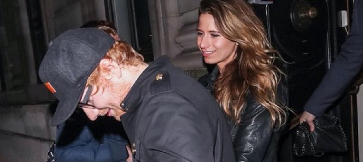 Ed Sheeran fue sorprendido paseando con su novia Cherry Seaborn