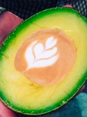 Avolatte, la nueva tendencia gourmet que divide a la comunidad foodie