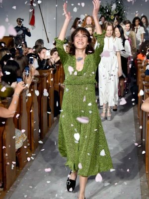 Alexa Chung lanza su primera colección de moda