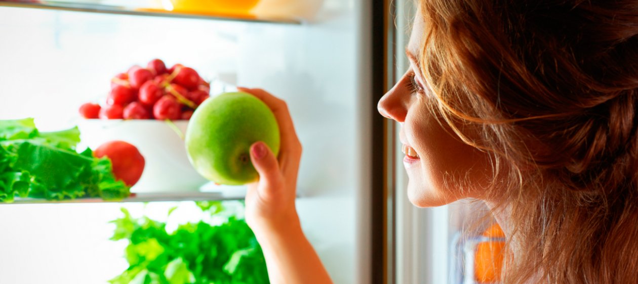 ¿Engorda comer fruta en la noche?