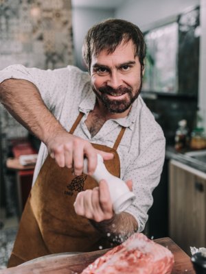 [VIDEO] Cocina junto al ex MasterChef, Felipe Taverne, 2 recetas para Fiestas Patrias