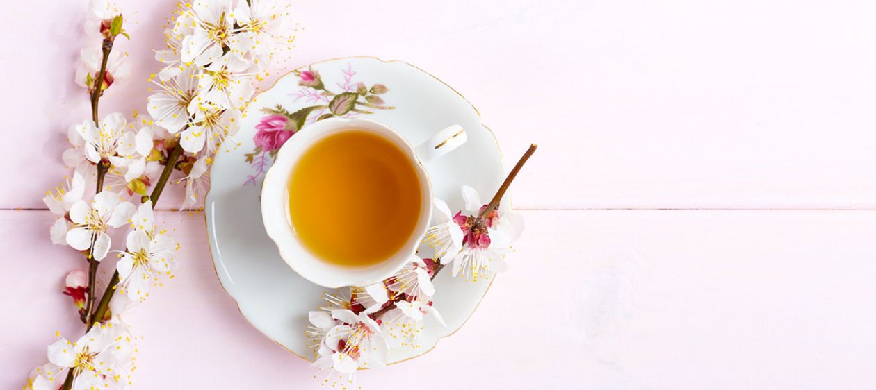 Combate la alergia primaveral tomando un rico té