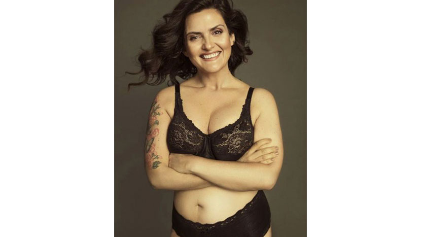 Mujer con grandes atributos
