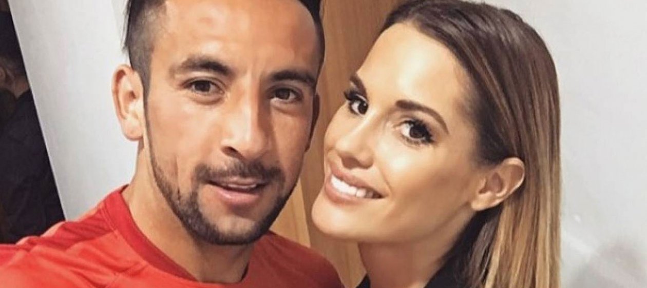 La primera 'selfie' de Luz Elif, la hija de Gala Caldirola y Mauricio Isla