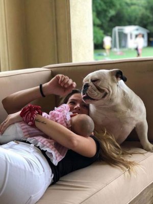 China Suárez comparte íntimo momento con su pequeña hija