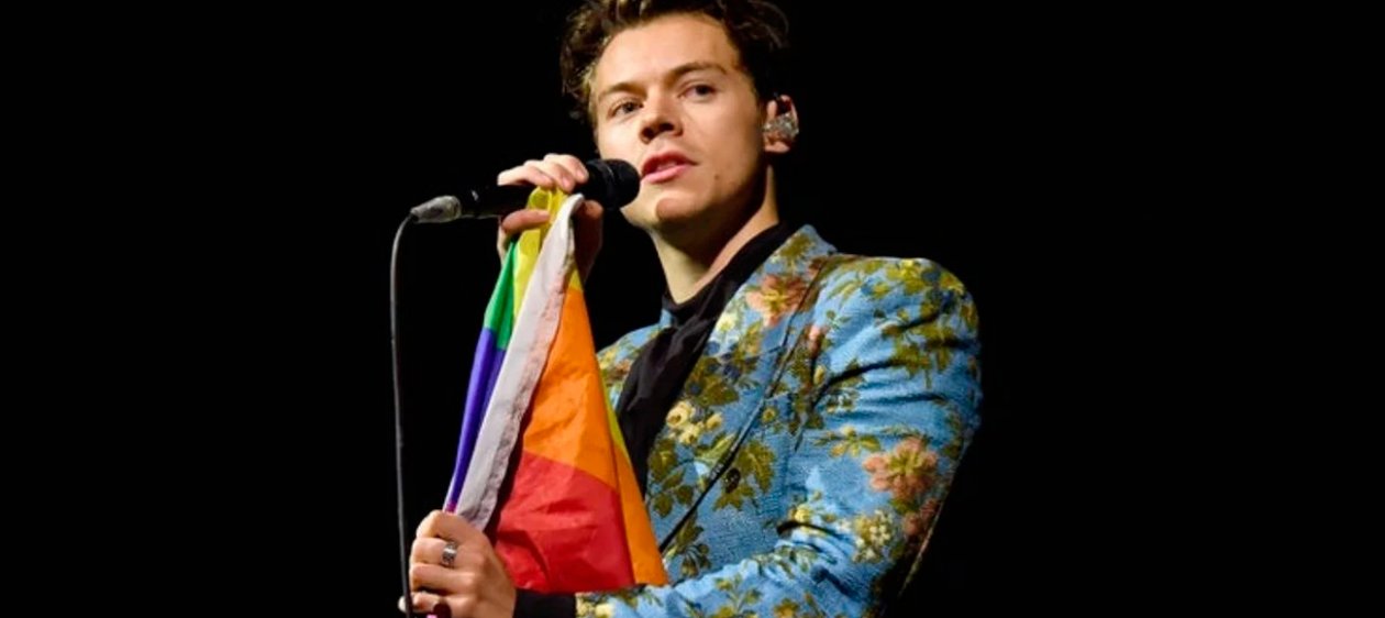 La polémica canción con que Harry Styles admitiría su bisexualidad