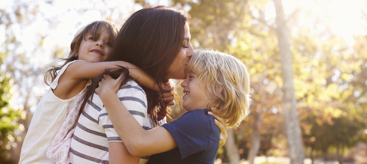 Cuidar a tus hijos equivale a tener 2,5 trabajos de tiempo completo