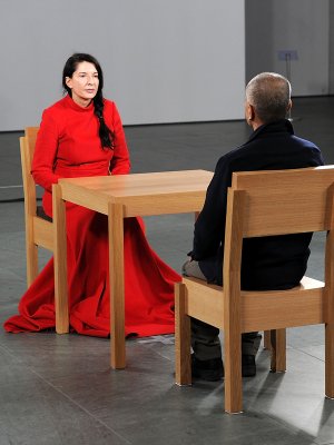 Artista del performance Marina Abramović se electrocutará con 1 millón de voltios