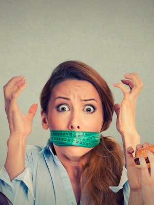 4 Tips para evitar los atracones y no comer con ansiedad