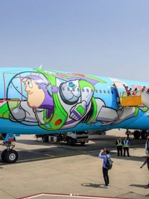 [GALERÍA] El avión de 'Toy Story' existe, y puedes viajar en él