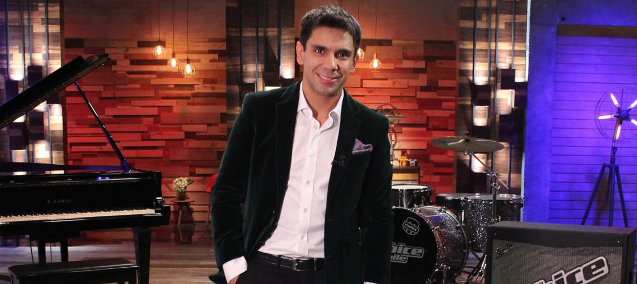 JP Queraltó pasa las tardes cantando canciones de