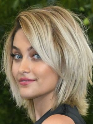 Paris Jackson limpia graffiti de la estrella de su padre en Hollywood