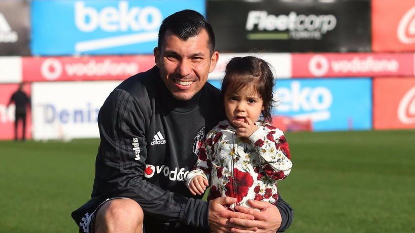 [VIDEO] La divertida exigencia de Alessandra a su papá Gary Medel