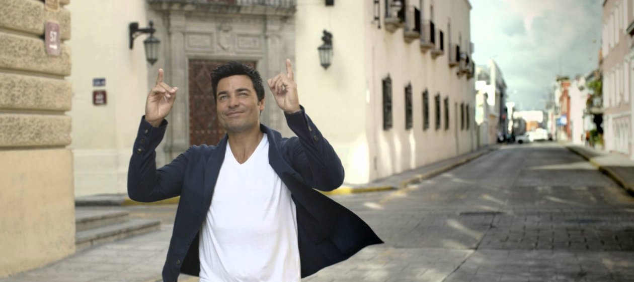 Chayanne (y sus abdominales) cumplen hoy ¡50 años!