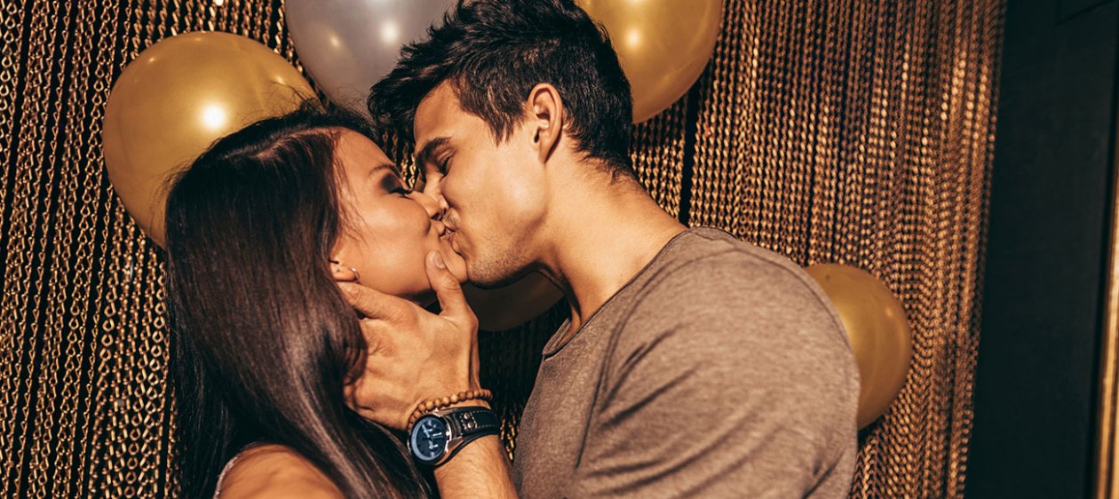 6 Cosas que NUNCA debes hacer al dar un beso con lengua