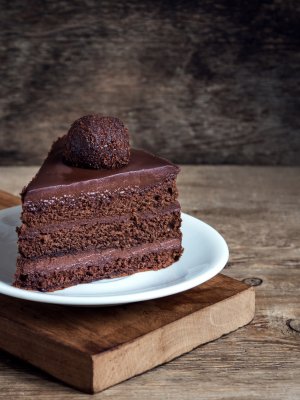 Estudio revela que desayunar torta de chocolate es bueno para la salud
