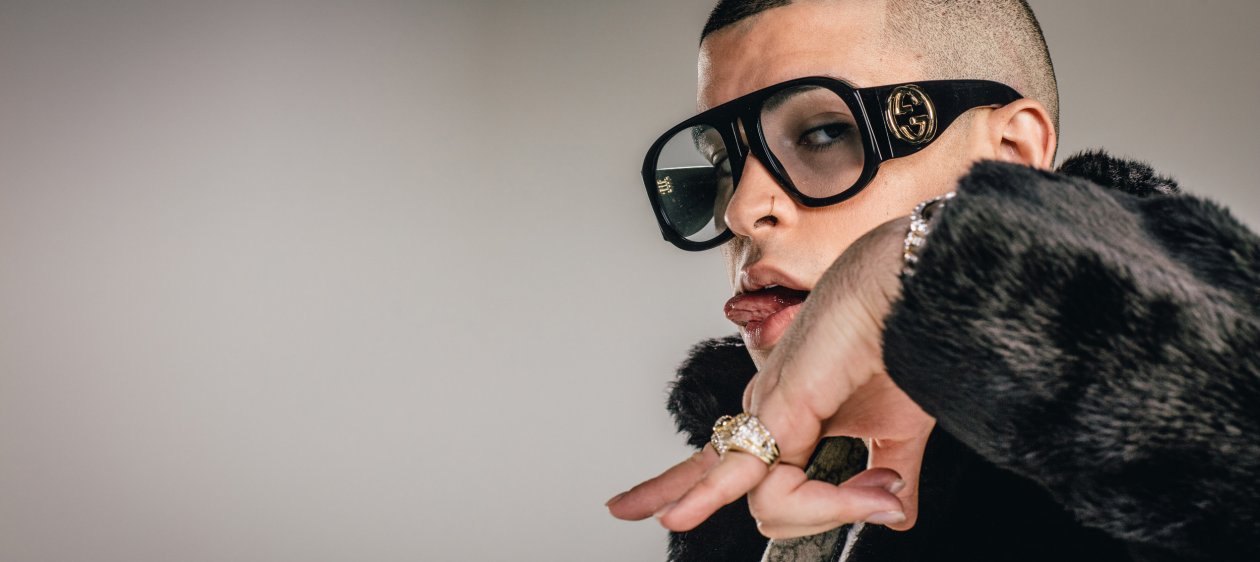 Bad Bunny denuncia a salón de belleza por no querer hacerle la manicure