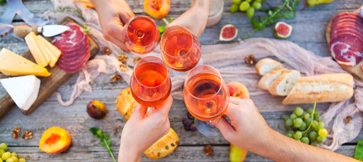 Maridaje con vino Rosé: Los mejores platos para degustar esta cepa
