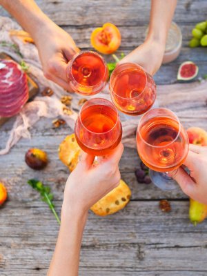 Maridaje con vino Rosé: Los mejores platos para degustar esta cepa