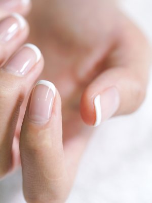 Fortalece tus uñas con estas soluciones naturales y caseras