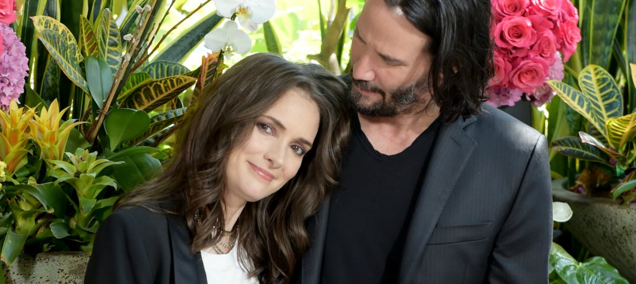 Winona Ryder asegura llevar 25 años casada con Keanu Reeves