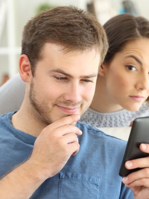 6 Claves para saber si tu pareja te miente por WhatsApp