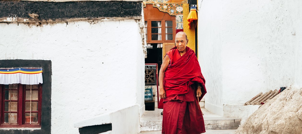 El movimiento #MeToo llega al mundo budista ante monjes acusados de abuso