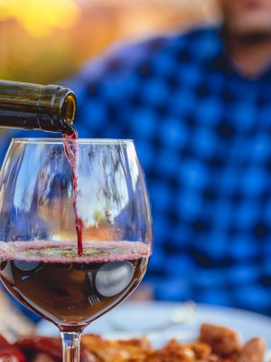 Solo algunos se beneficiarían de 'una copa de vino al día'