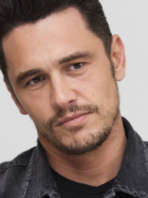 Actriz acusa a James Franco de agredirla físicamente