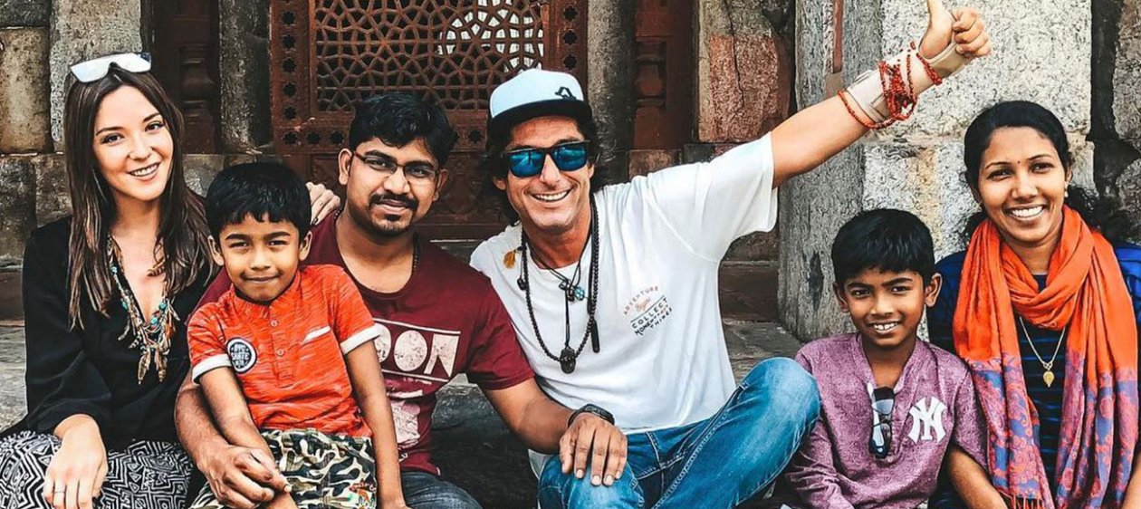 Kel Calderón vive extraña experiencia en su viaje a India