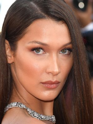 Bella Hadid se defiende de quienes critican su cuerpo