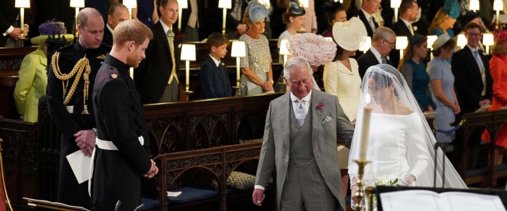 Harry revela cómo le pidió al príncipe Carlos llevar a Meghan al altar