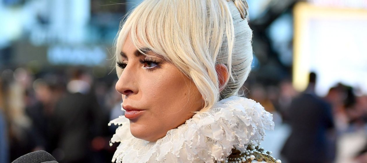 Lady Gaga reparte comida a los afectados por los incendios