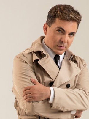 Cristian Castro explicó por qué aún toma leche en mamadera