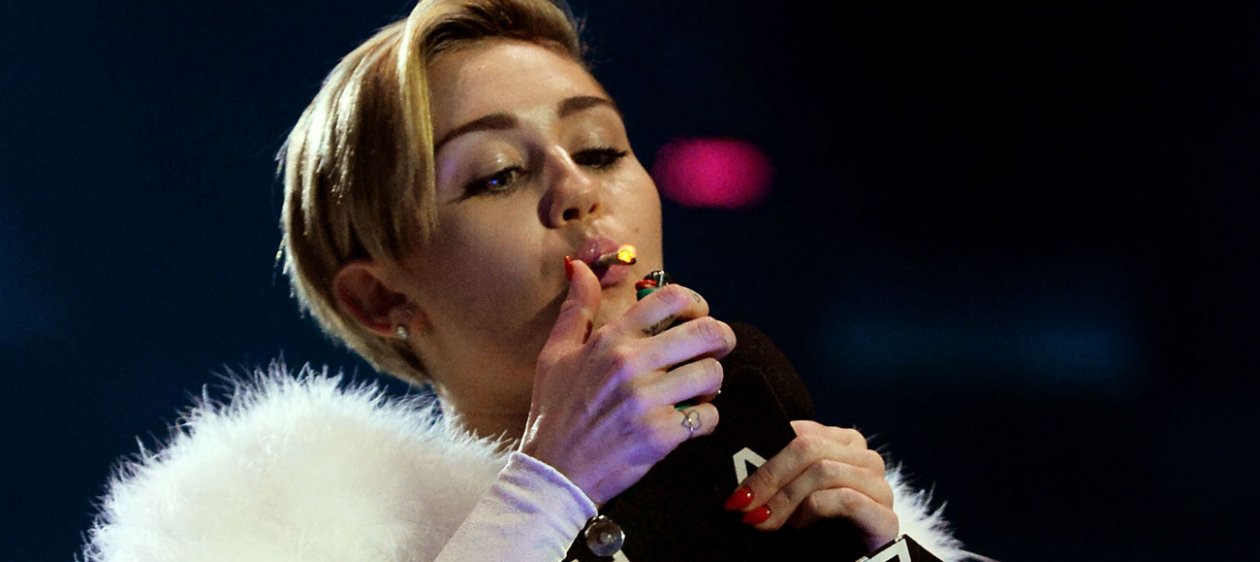Miley Cyrus ha vuelto a fumar marihuana ¡Esta persona es la culpable!