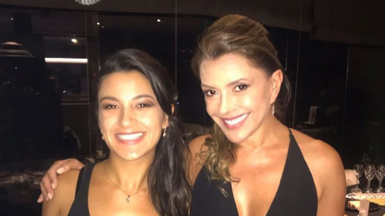 Fotos Carolina Arregui Y Su Hija Deslumbraron En Fiesta De