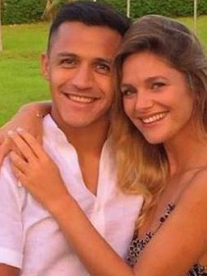 Alexis Sánchez interactuó con Mayte Rodríguez en Instagram